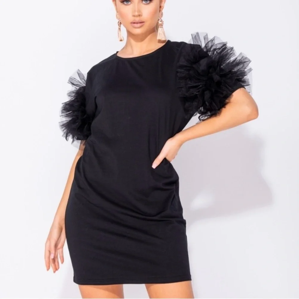 Elegant Black Dress with Tulle Sleeves - Picture 5 of 5